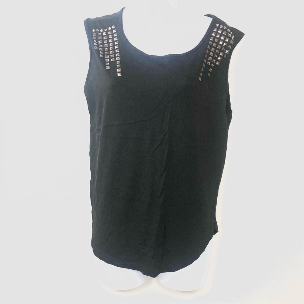 🌸Forever 21 Black Stud tank top